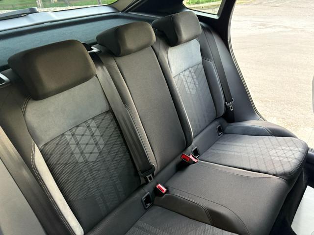 VOLKSWAGEN Taigo 1.0 TSI 110 CV DSG R-Line TETTO APR/PAN