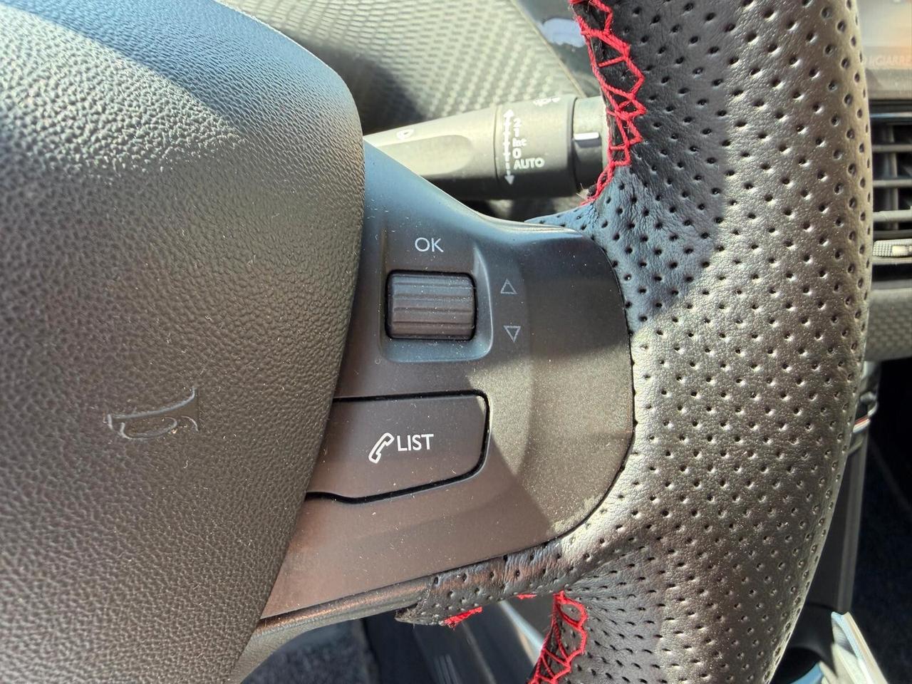 Peugeot 2008 1.6 e-HDi 115 CV Allure BLOCK SYSTEM