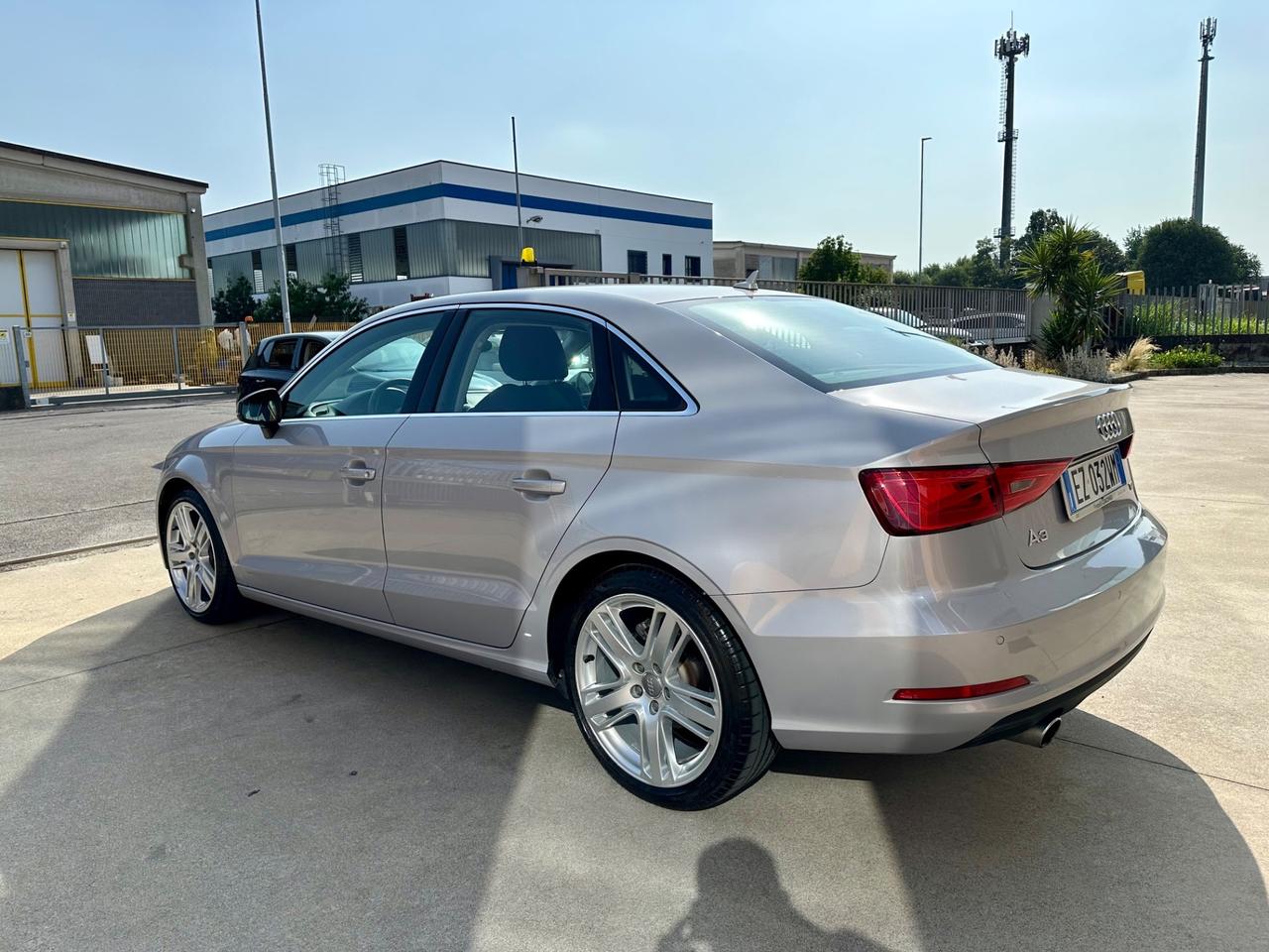 Audi A3 Sedan 1.6 TDI clean diesel S tronic Attraction