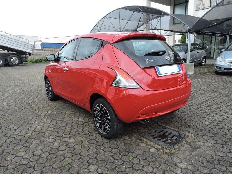 Lancia Ypsilon 1.0 FireFly 5 porte S&S Hybrid Gold