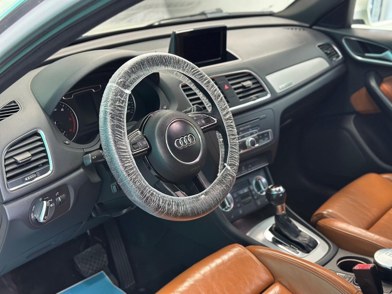 Audi Q3 2.0 tdi 177 CV s-line permute