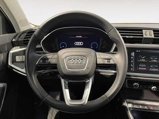 Audi Q3 1.5TFSI 150CV Business Advanced