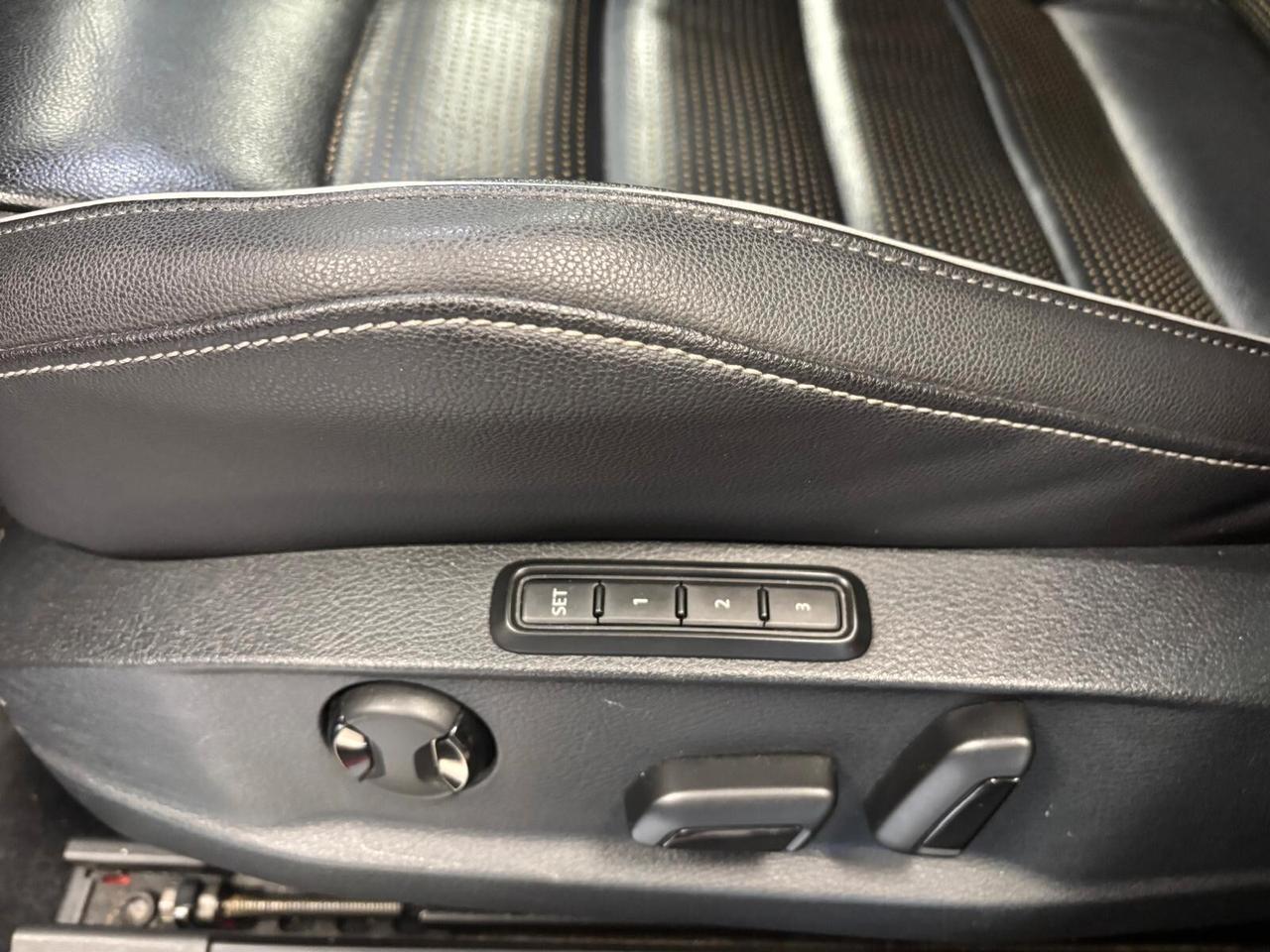 Volkswagen Golf 2.0 TDI DSG 5p. Highline BlueMotion Technology