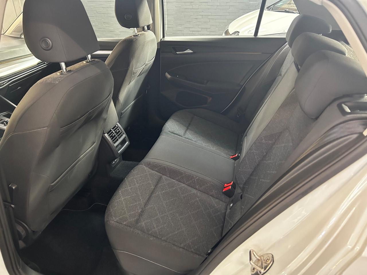 Volkswagen Golf 1.5 TGI DSG Life neopatentati