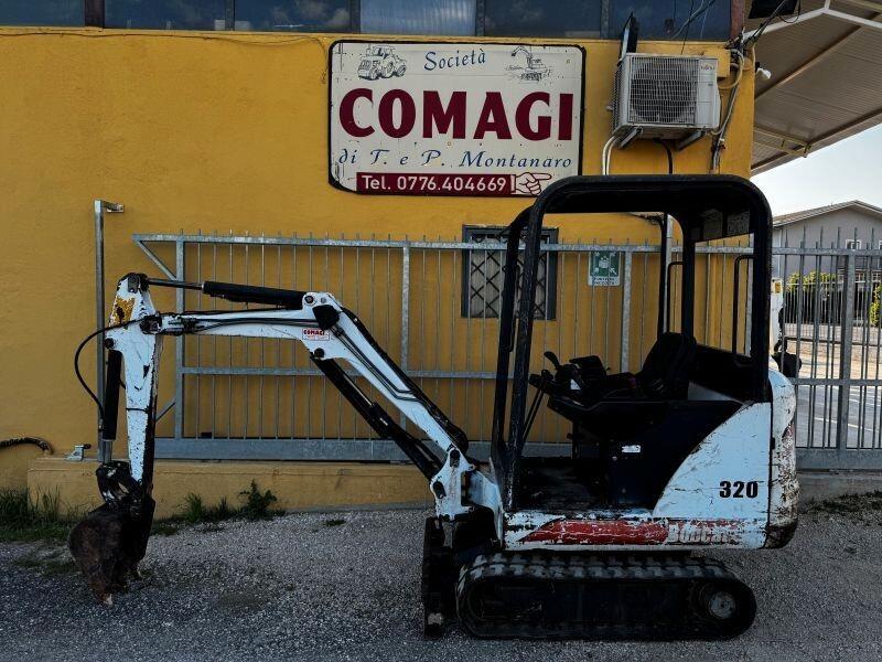 MINIESCAVATORE BOBCAT 320
