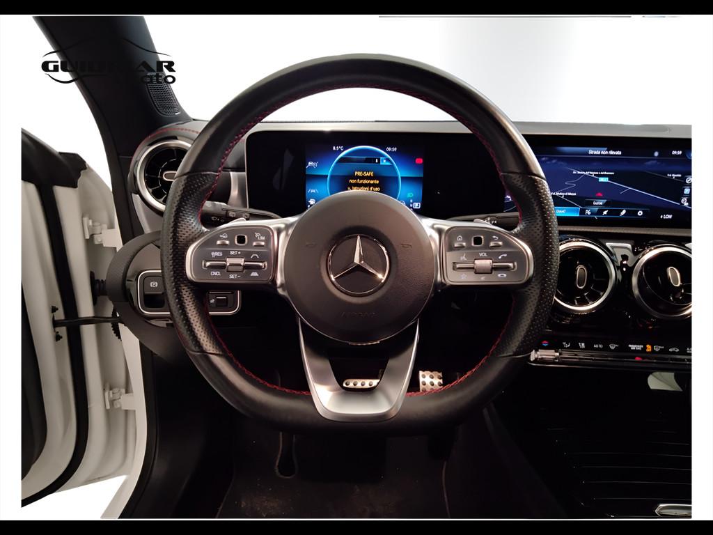 Mercedes-Benz CLA Sh.Brake - X118 - CLA Shooting Brake 200 d Premium auto