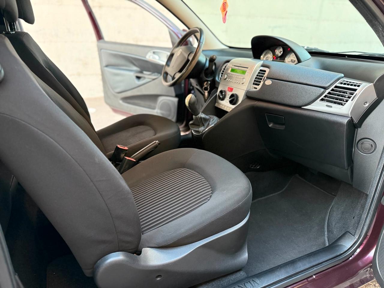 Lancia Ypsilon 1.3 MJT 75 CV OK NEOPATENTATI