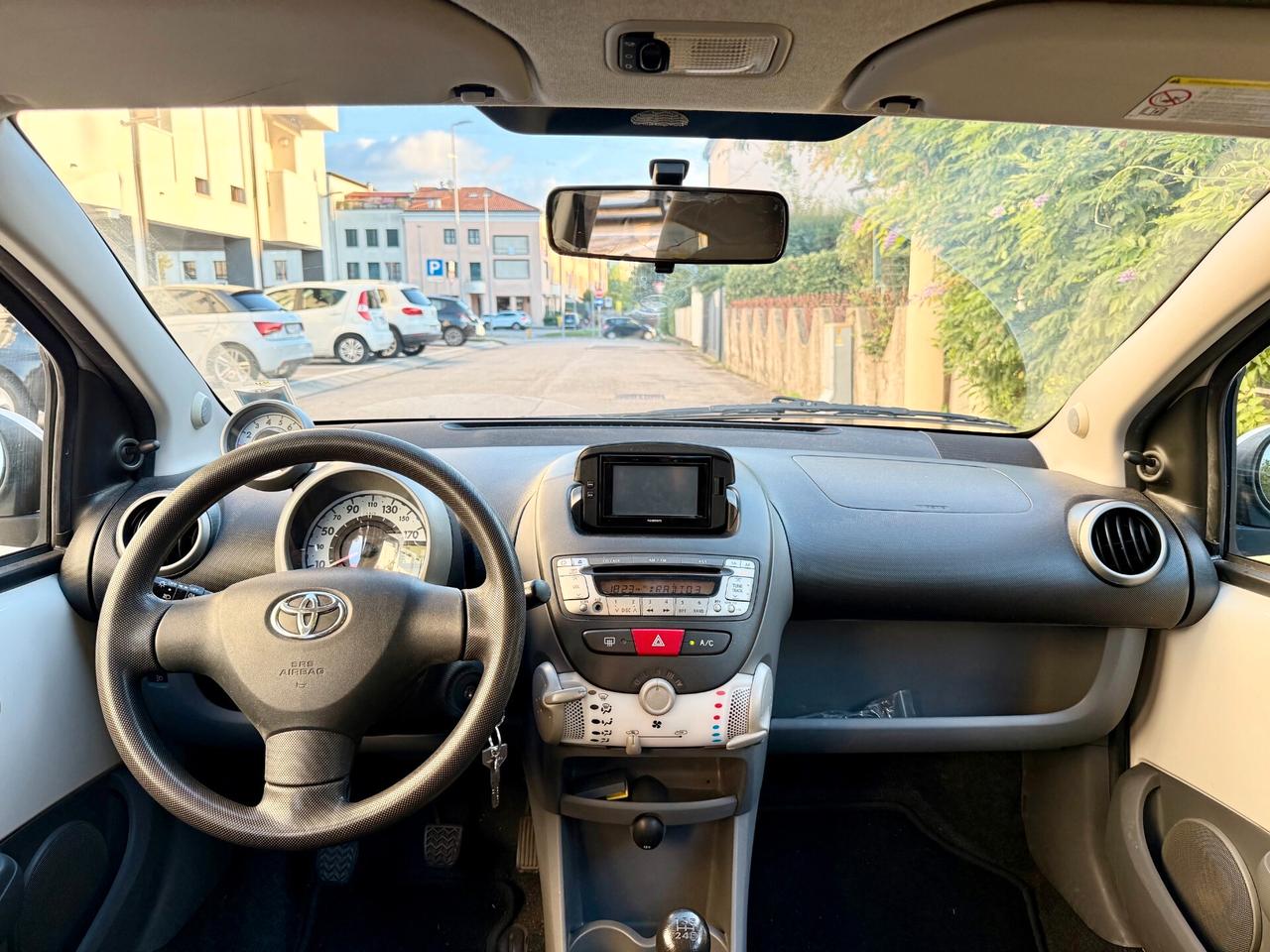 Toyota Aygo 1.0 12V VVT-i 5 porte 68cv ADATTA A NEO PATENTATI TAGLIANDI TOYOTA