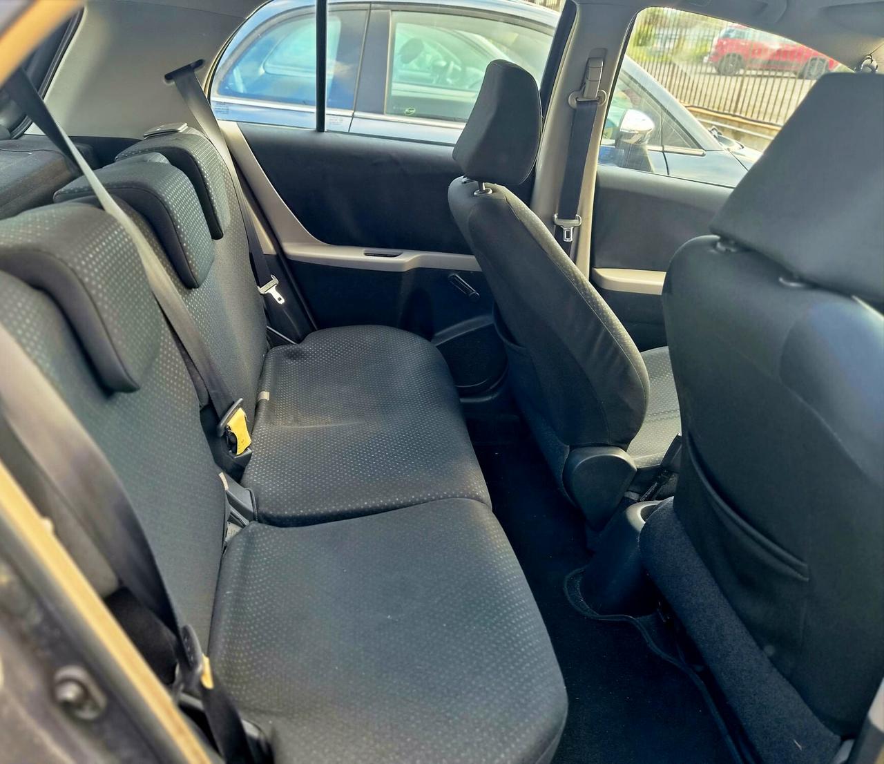 Toyota Yaris 1.3 5P Sol