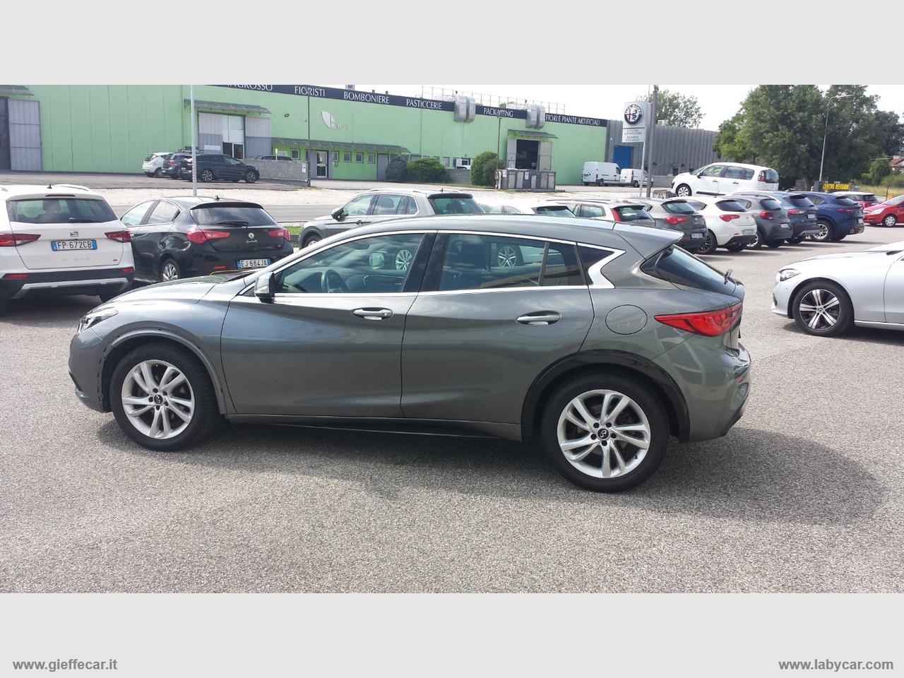 INFINITI Q30 1.5d Premium Tech