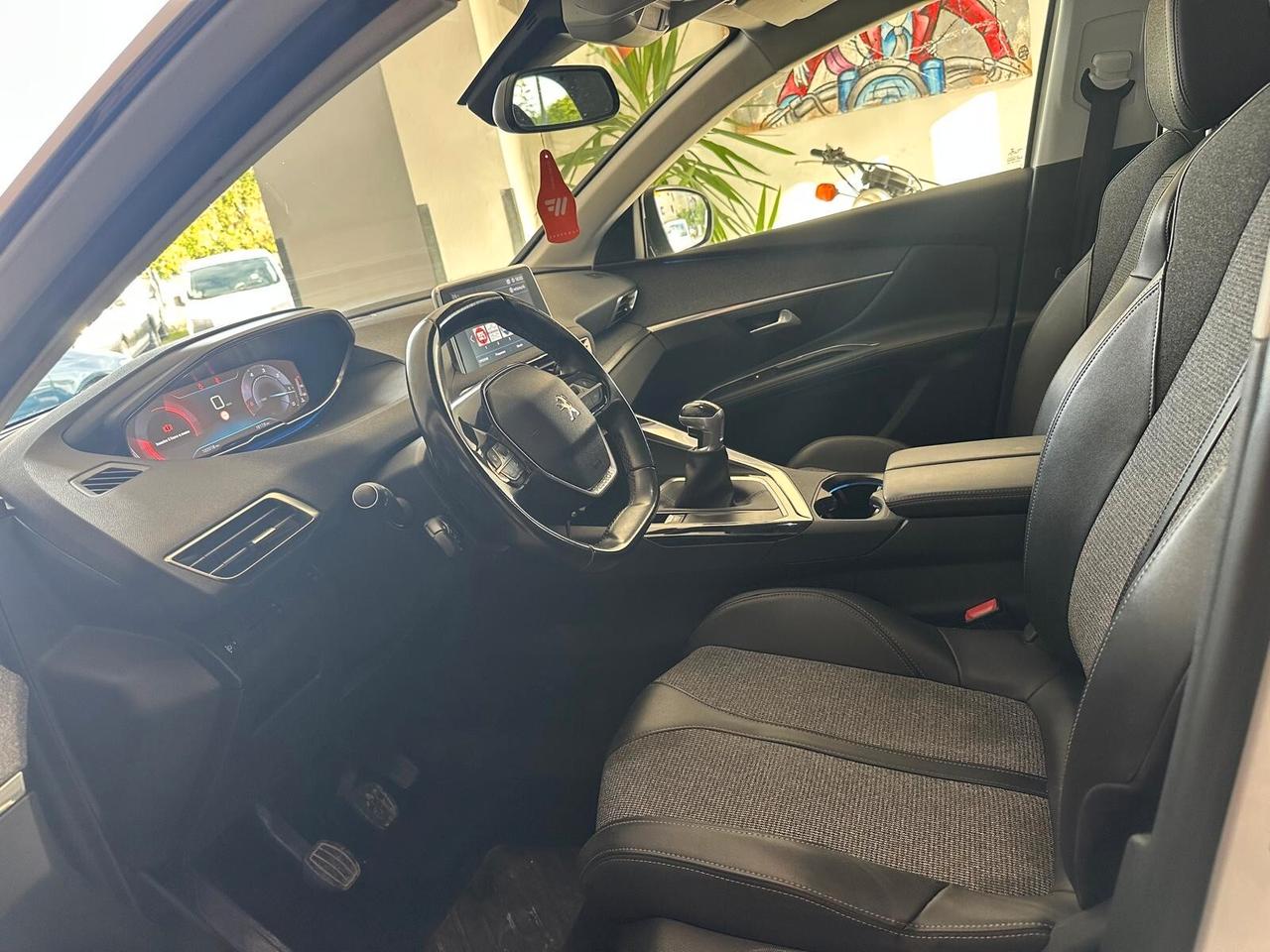 Peugeot 5008 7 POSTI