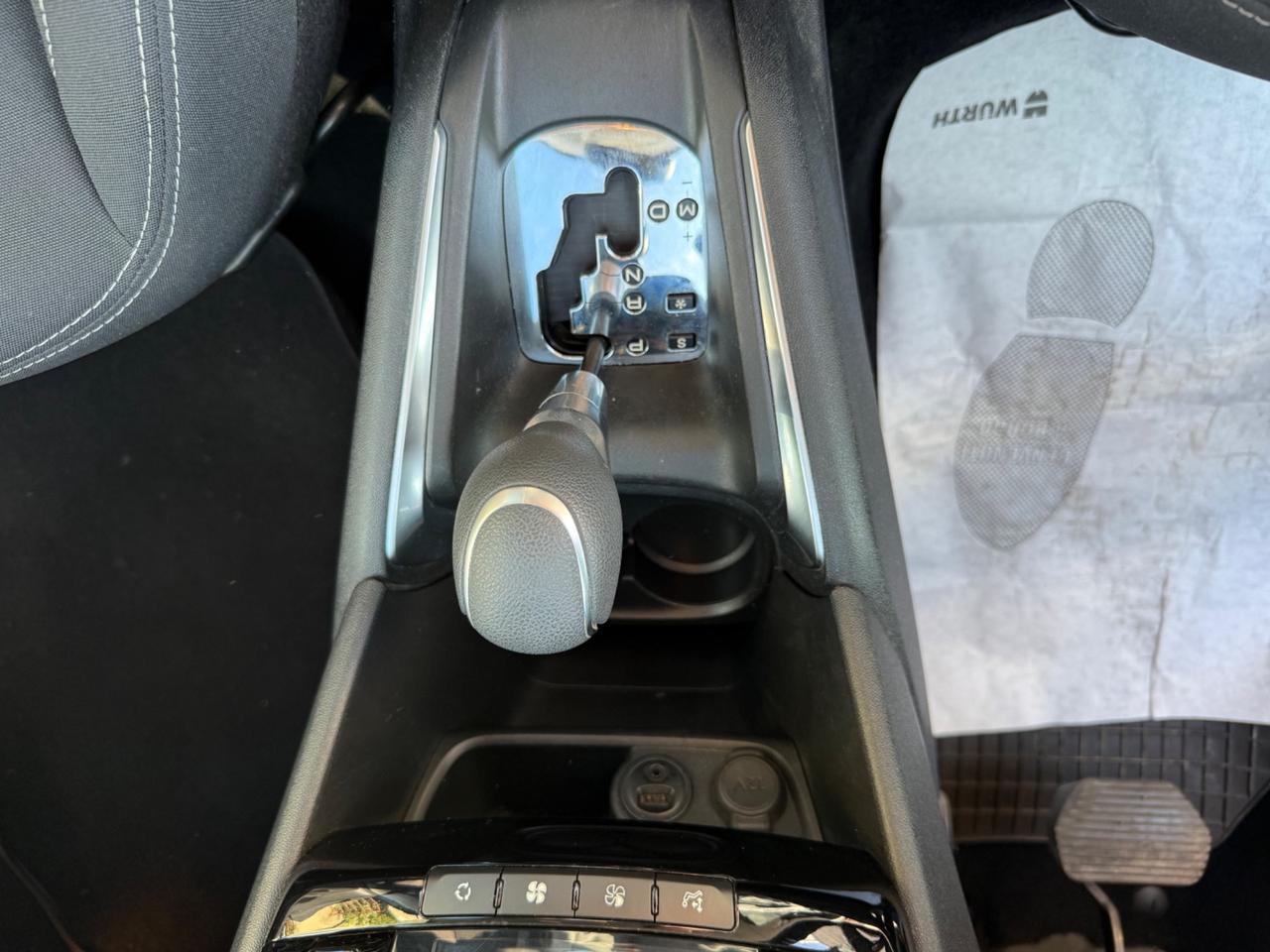 Peugeot 208 cambio automatico benzina