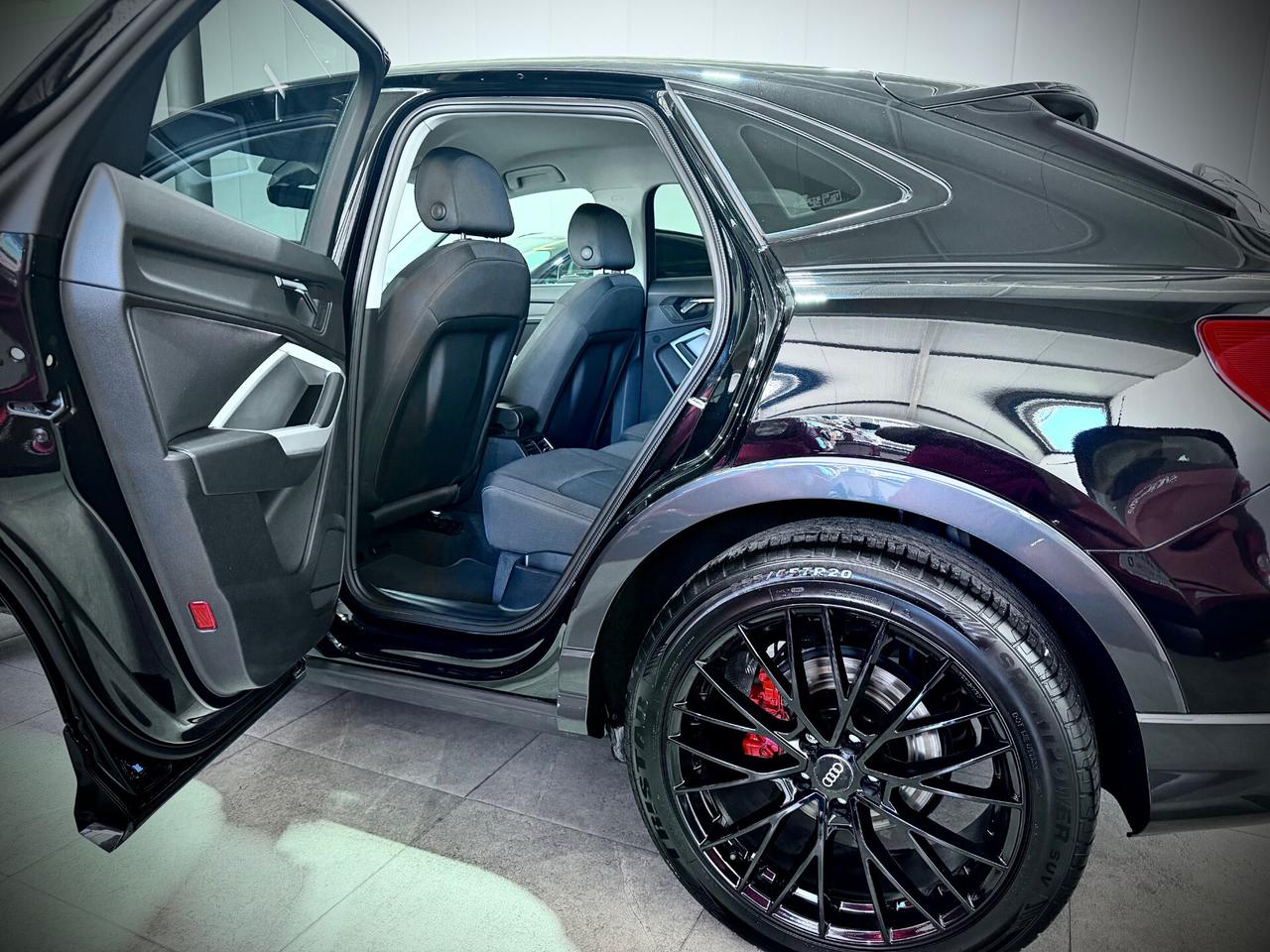 Audi Q3 SPBK 35 2.0 TDI 150CV Black Edition S Line