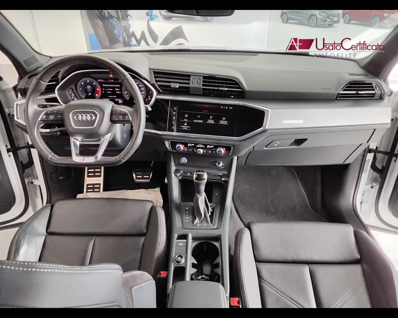 AUDI Q3 40 TDI quattro S tronic Business Advanced