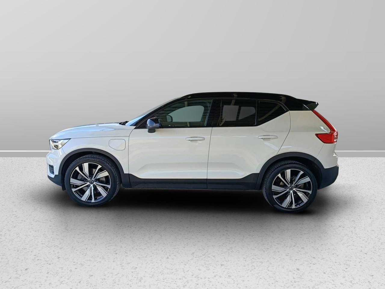 VOLVO XC40 - XC40 1.5 t4 phev R-design auto my21