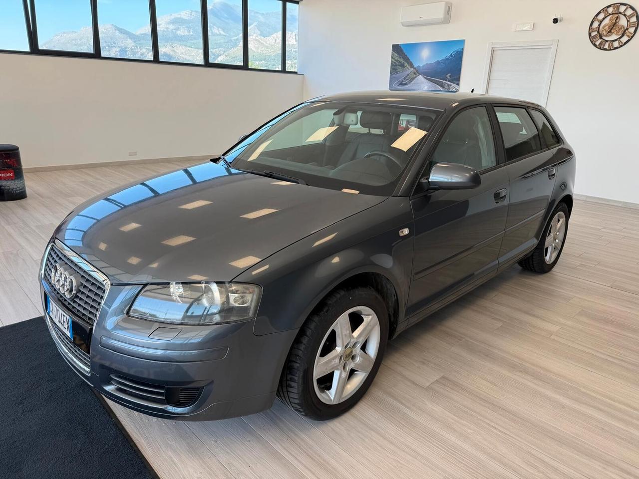 Audi A3 2.0 16V FSI Attraction