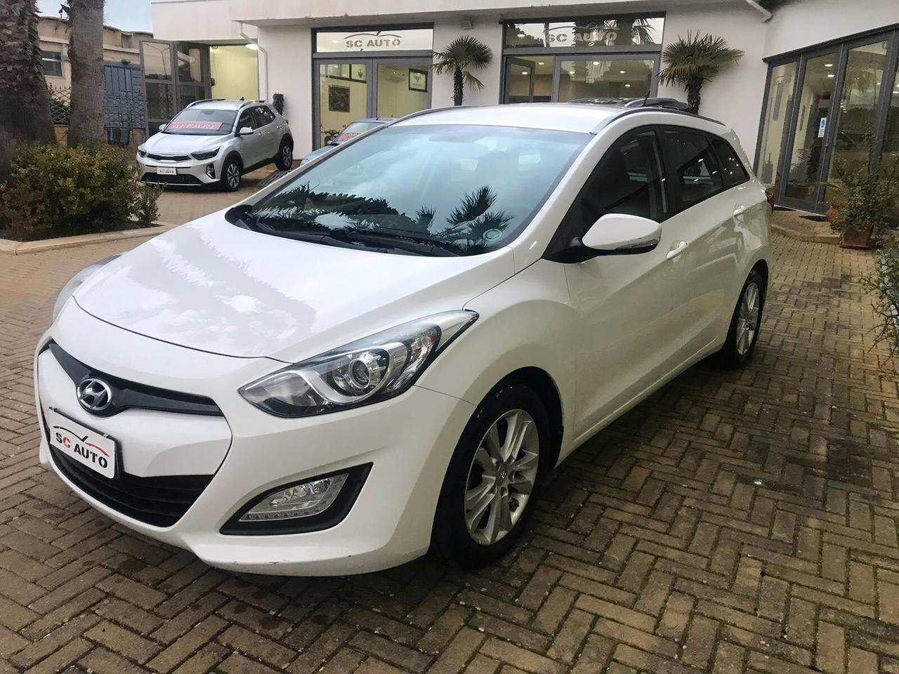 Hyundai i30 Wagon 1.6 CRDi Comfort A/T