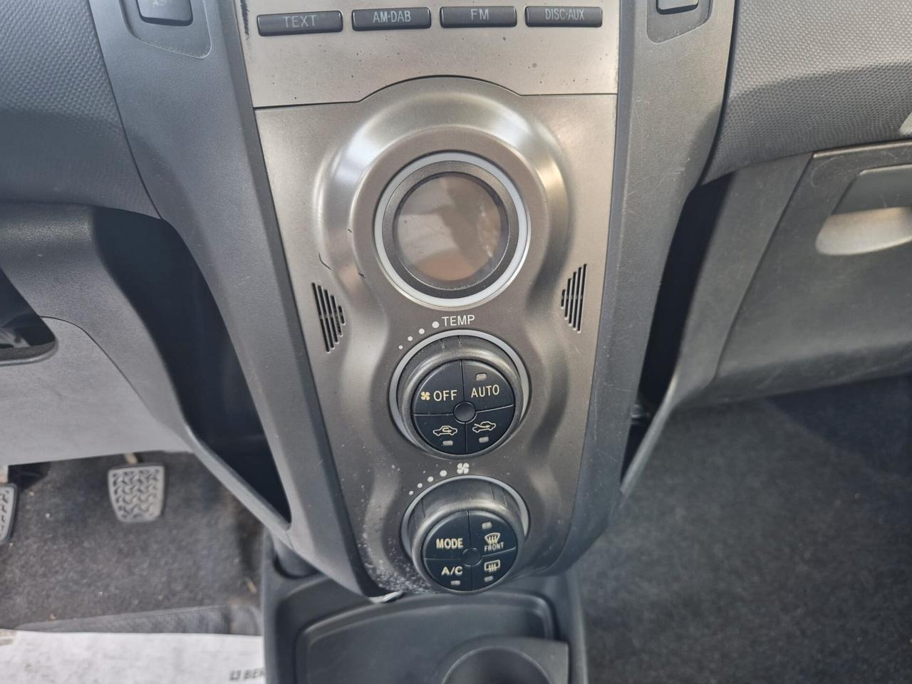 Toyota Yaris 1.0 5 porte