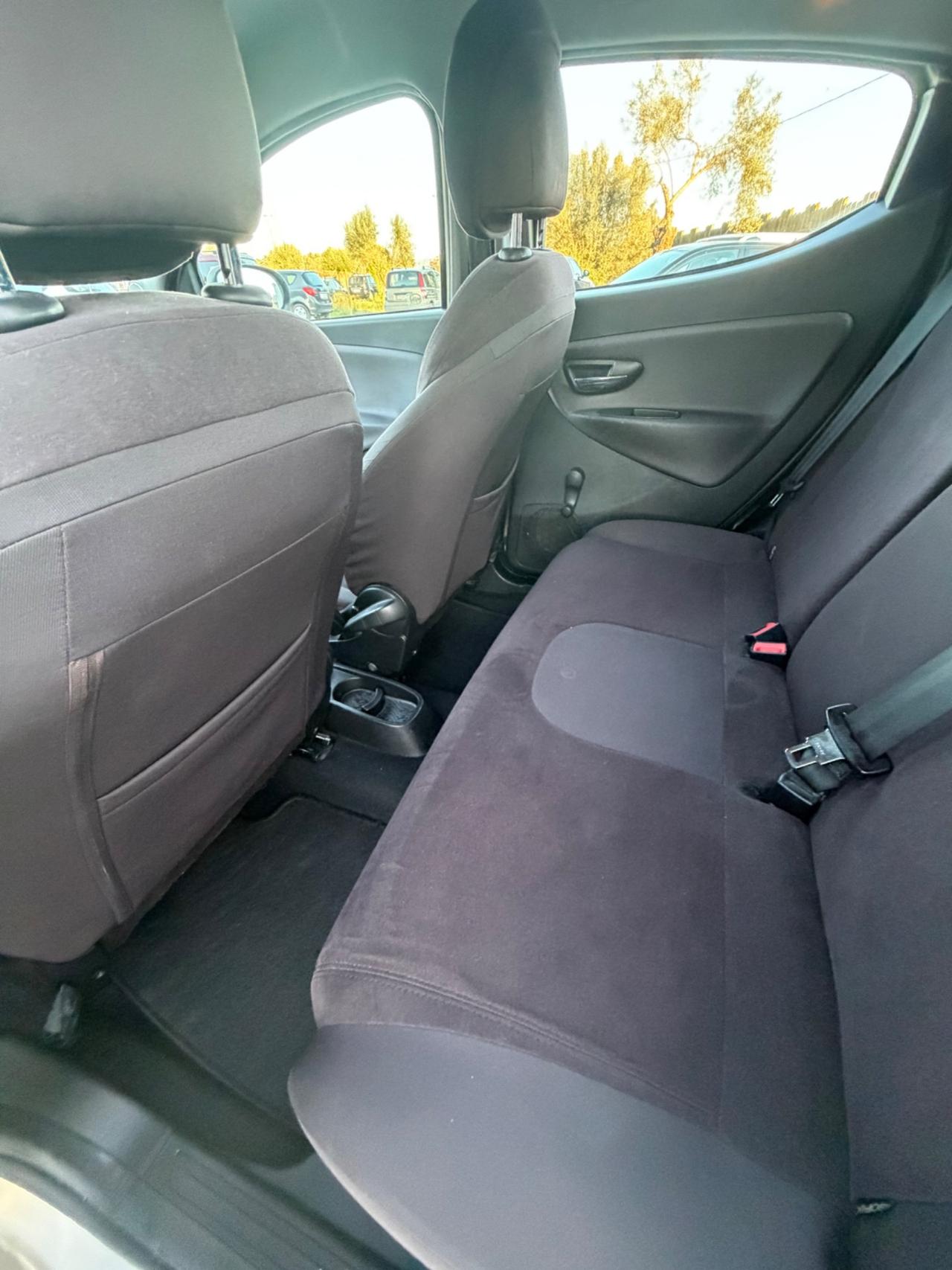 Lancia Ypsilon 0.9 TwinAir 85 CV 5 porte S&S DFN Platinum