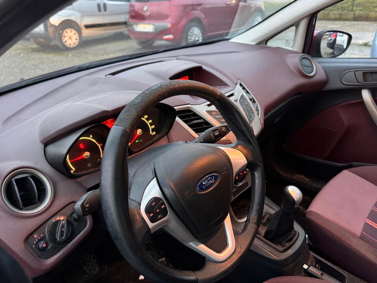 FORD FIESTA 1.4 DIESEL TITANIUM ANCHE PER NEOPATENTATI