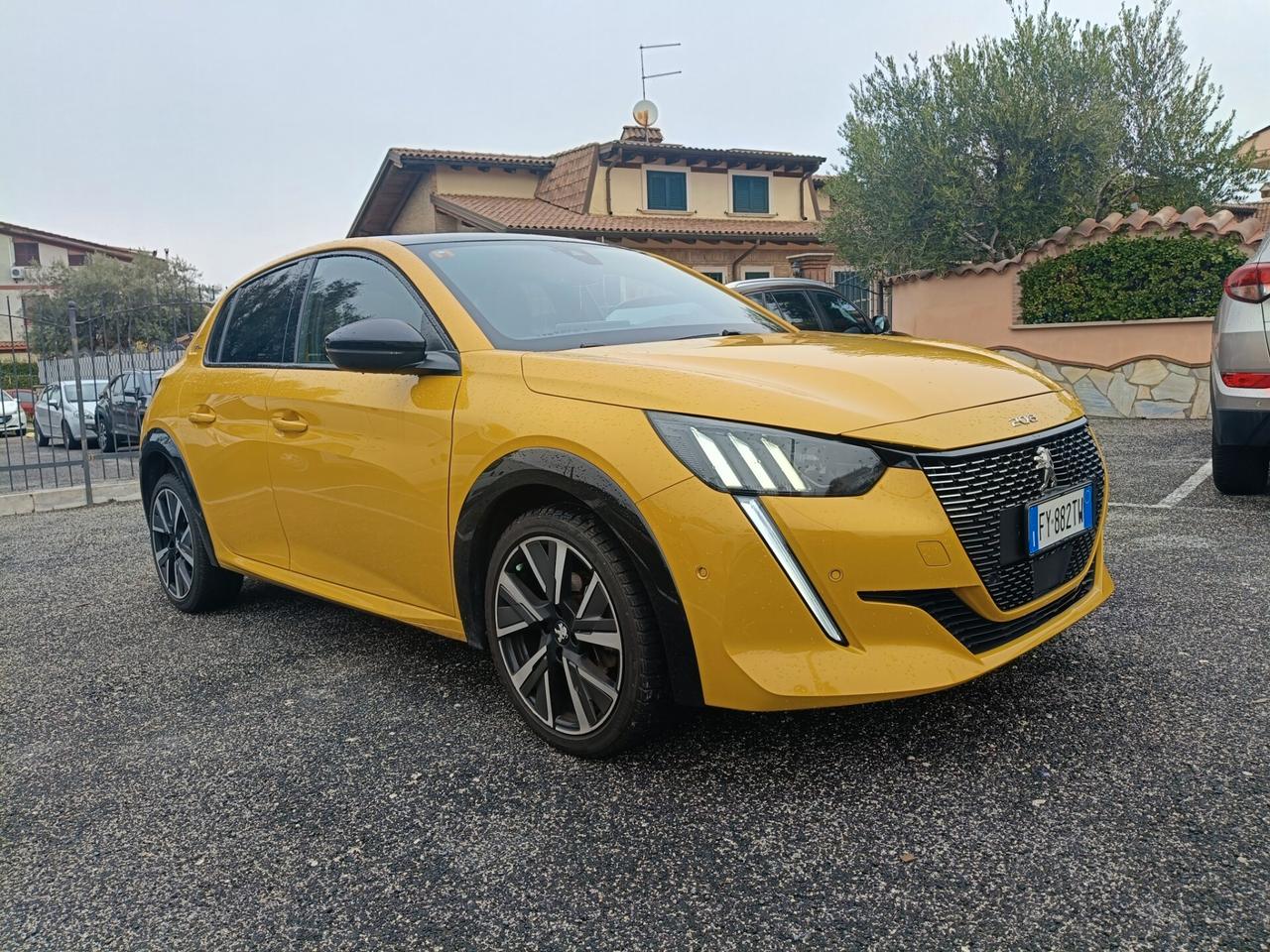 Peugeot 208 GT Line automatico