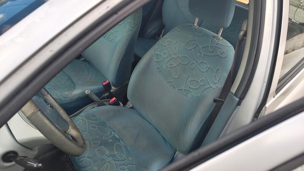 Toyota Yaris 1.3i 16V cat 5 porte