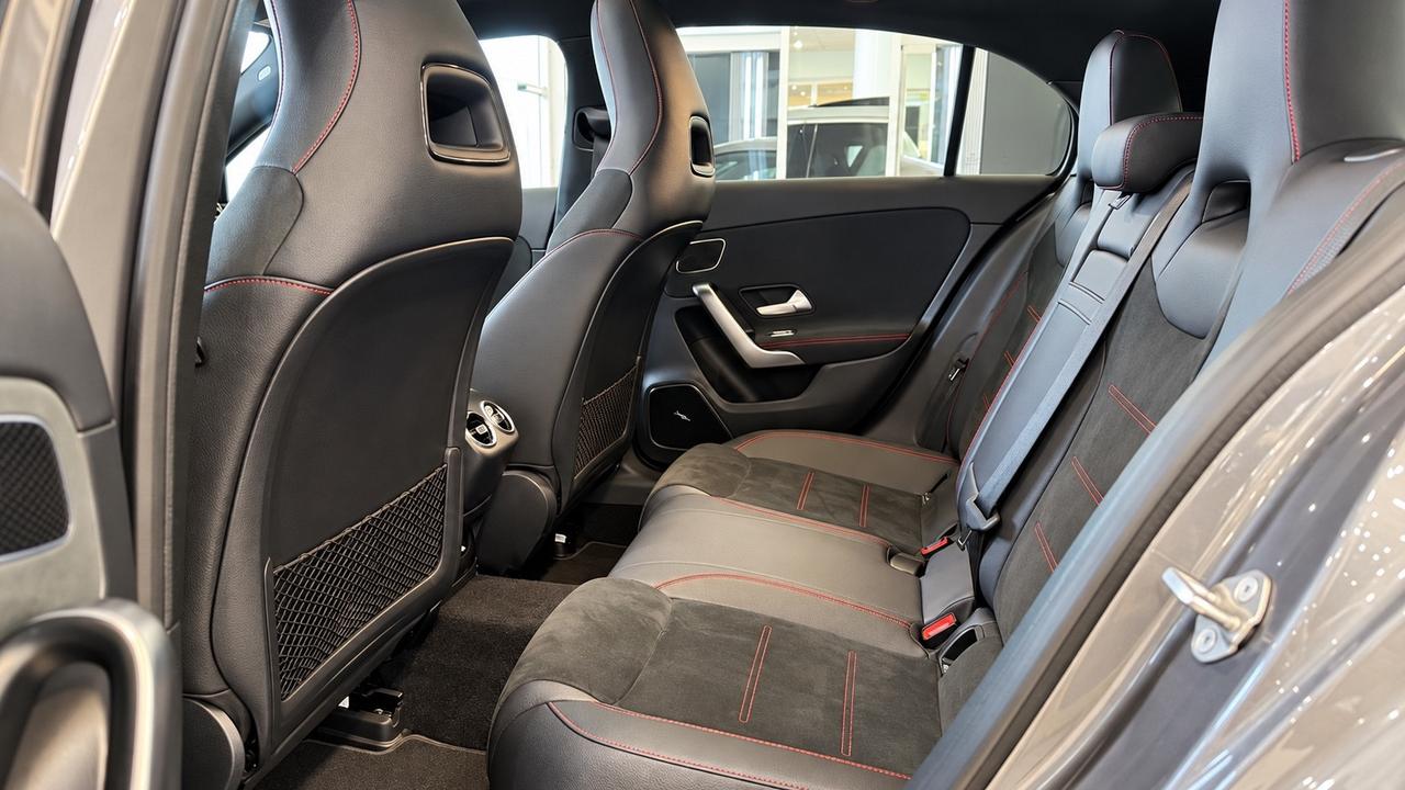 Mercedes-benz A 180 Automatic AMG Line Premium Plus