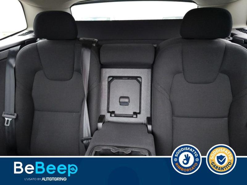 Volvo XC60 2.0 B4 MOMENTUM PRO AUTO