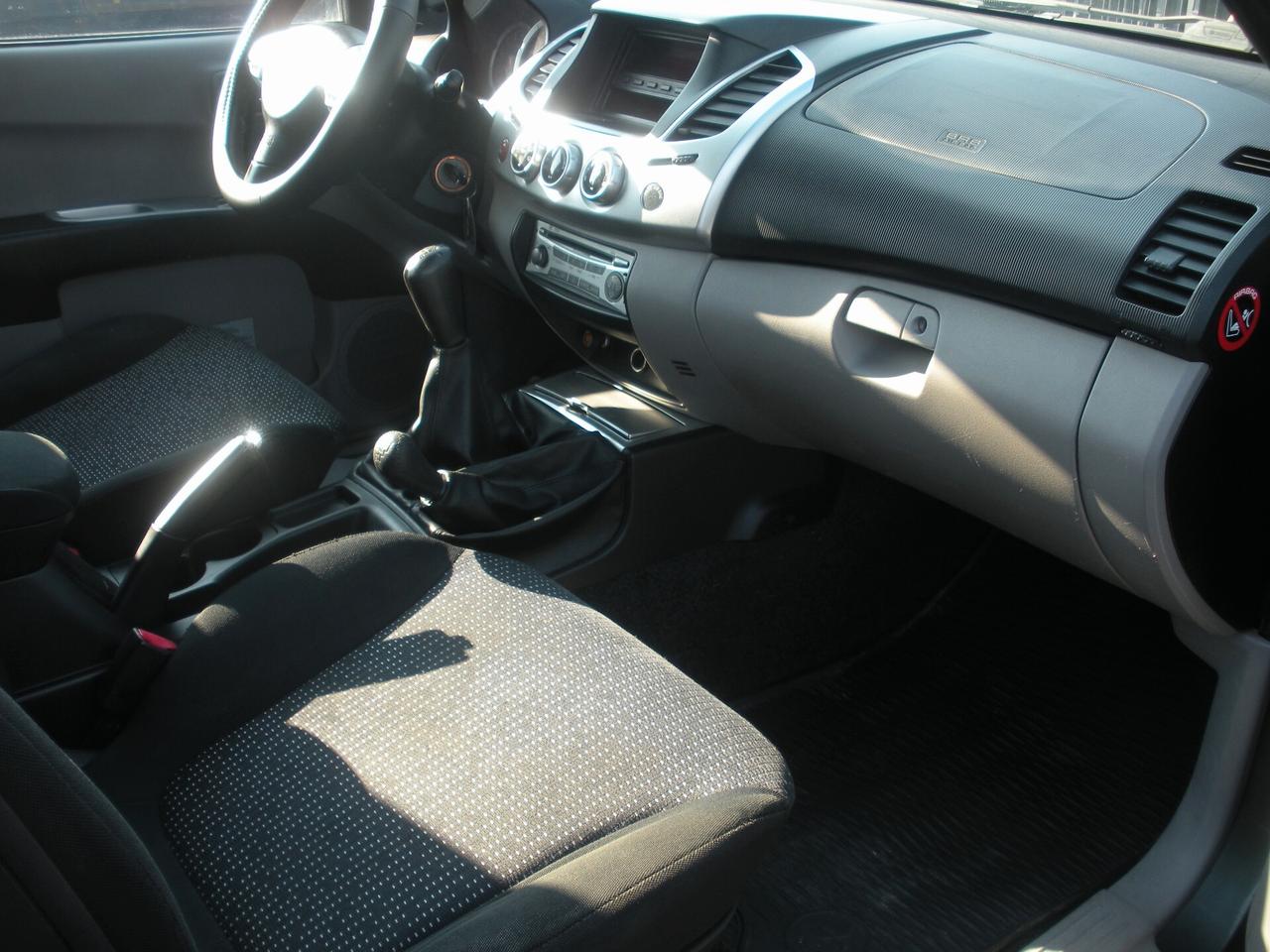 Mitsubishi L200 2.5 DI-D/178cvCV Club Cab INTENSE