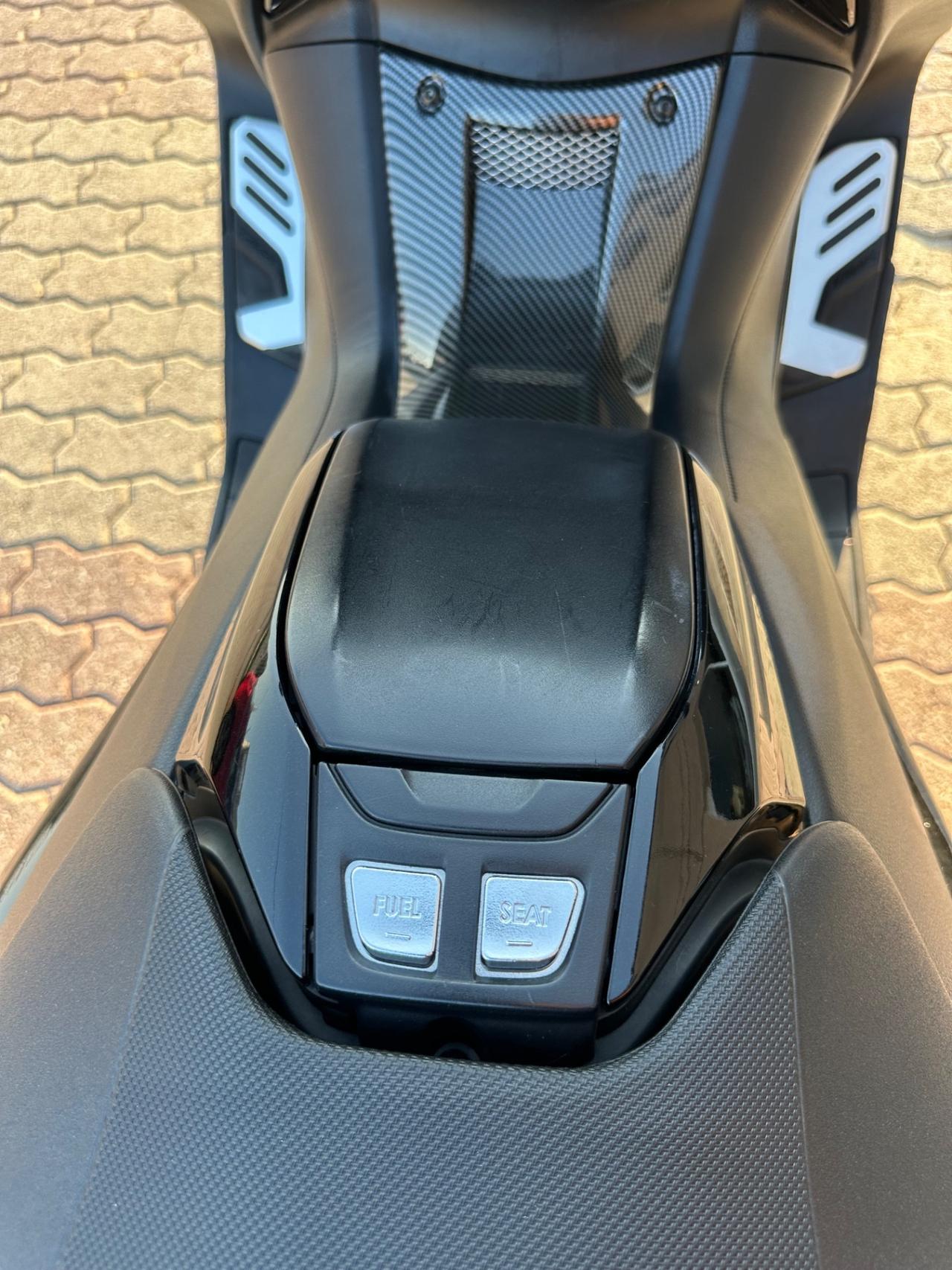 Yamaha TMAX SX