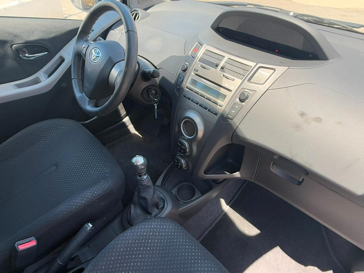 Toyota Yaris 1.0 5 porte Sol