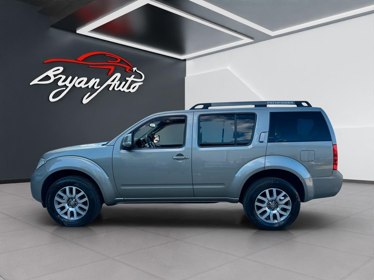 Nissan Pathfinder 2.5 dCi LE AUTO 7 POSTI