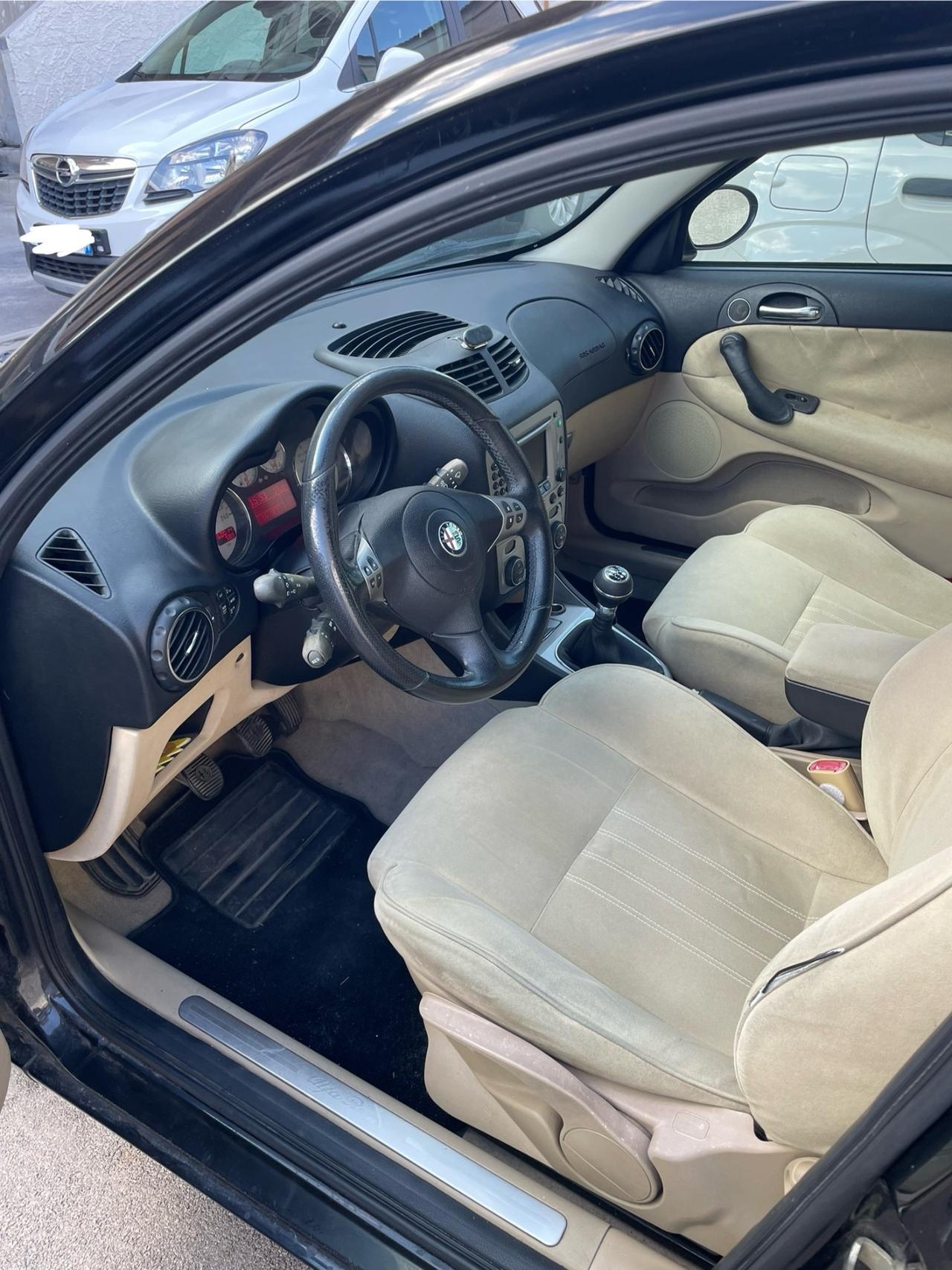 Alfa Romeo 147 1.6 16V TS 5 porte Distinctive