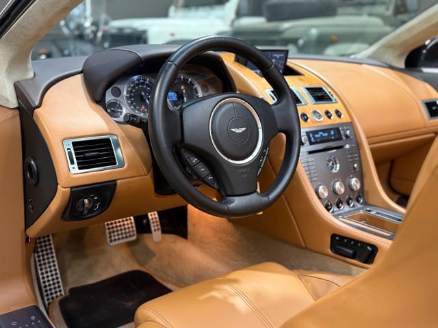 ASTON MARTIN DB9 Volante