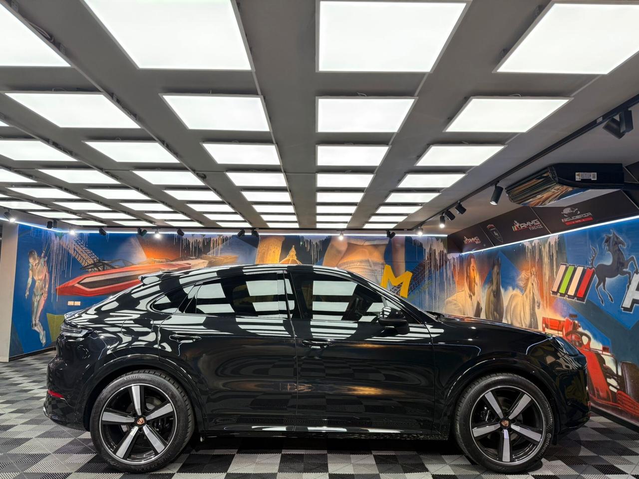 Porsche Cayenne Coupé 3.0 V6 E-Hybrid (402)