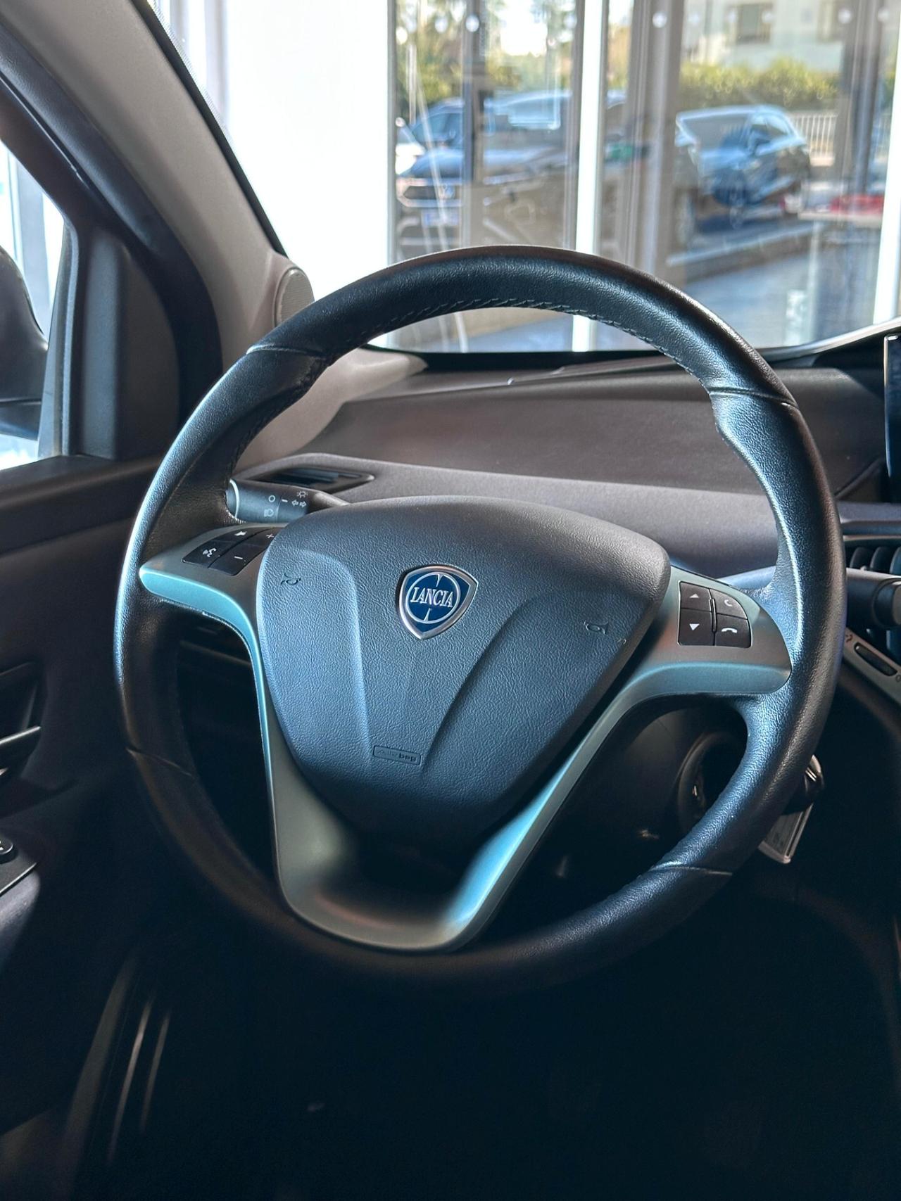 Lancia Ypsilon 1.0 FireFly 5 porte S&S Hybrid Gold