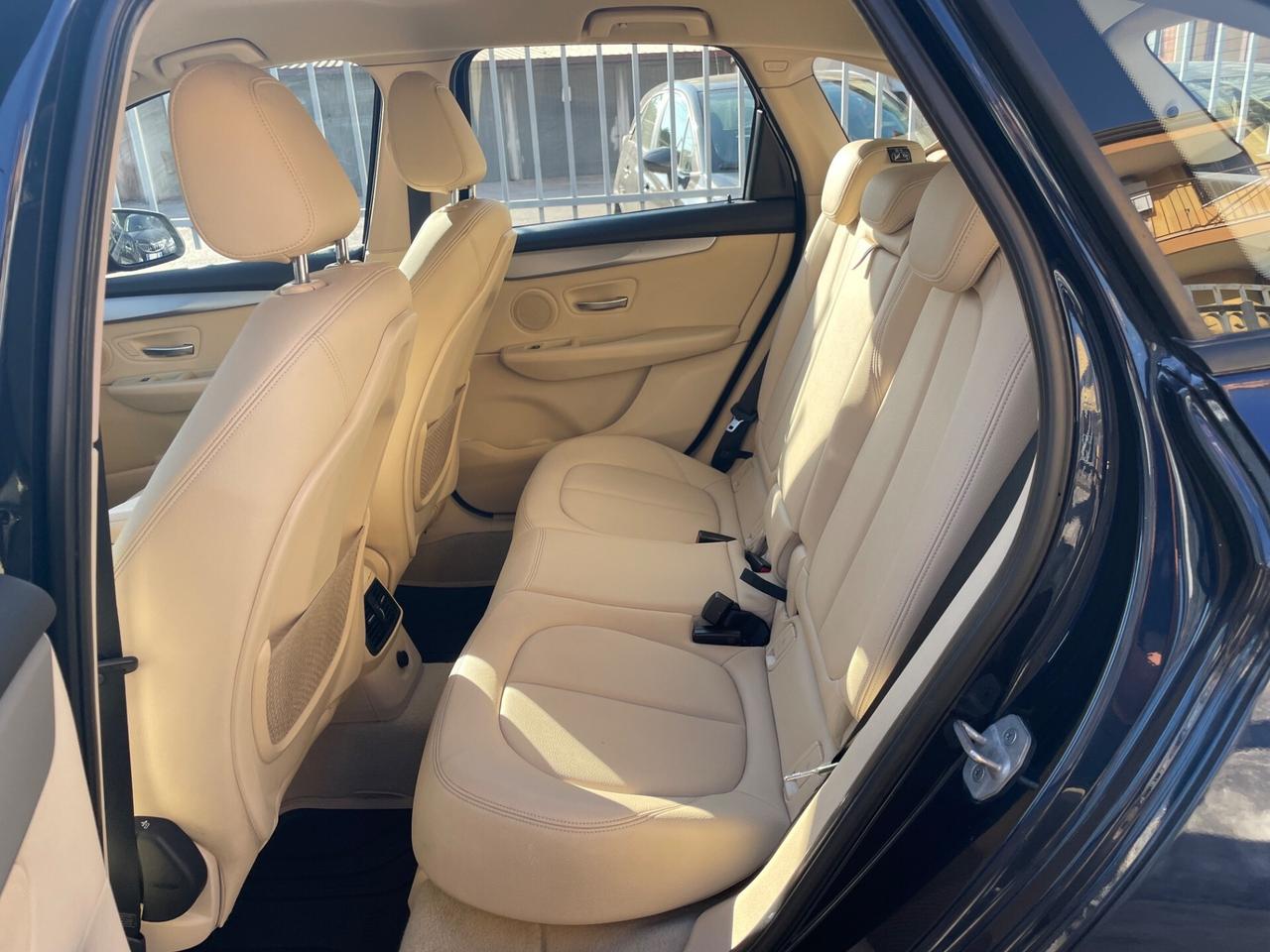 Bmw 2er Active Tourer 218d Luxury