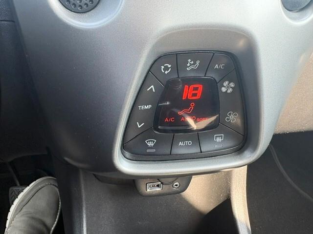 Toyota Aygo 1.0 VVT-i 69 CV 5 porte x-play
