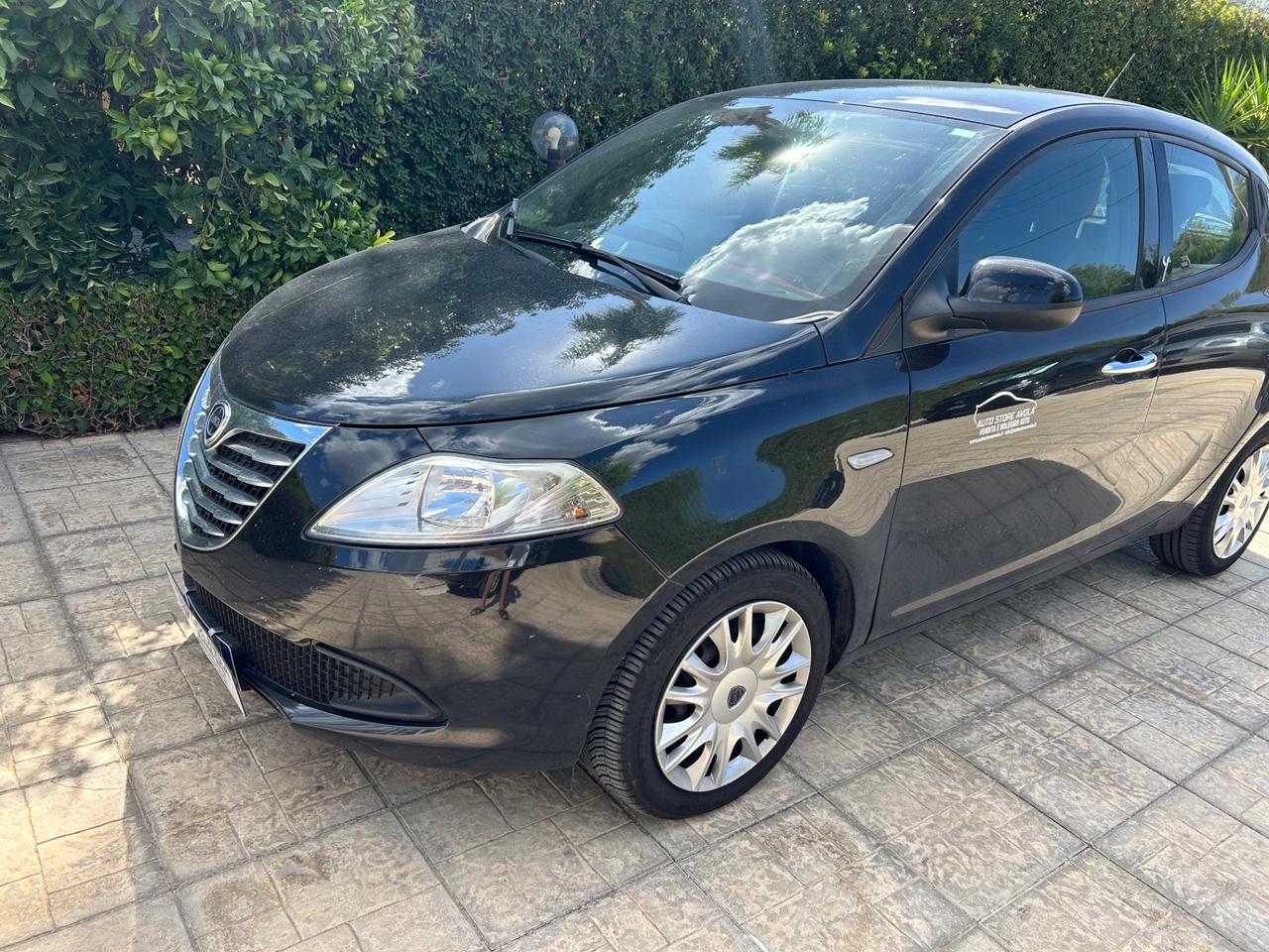 Lancia Ypsilon 0.9 TwinAir 85 CV 5 porte S&S Silver