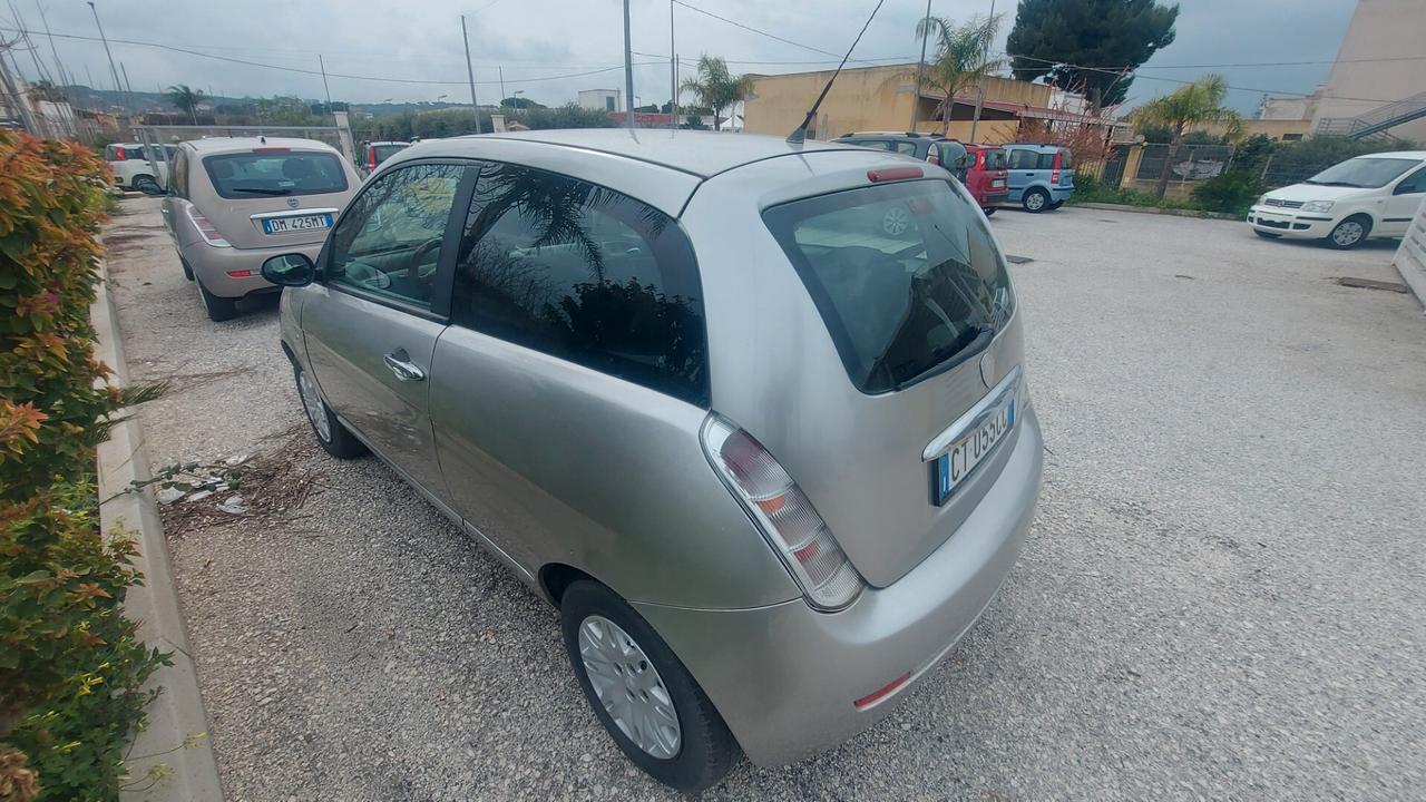 Lancia Ypsilon 1.2 Argento