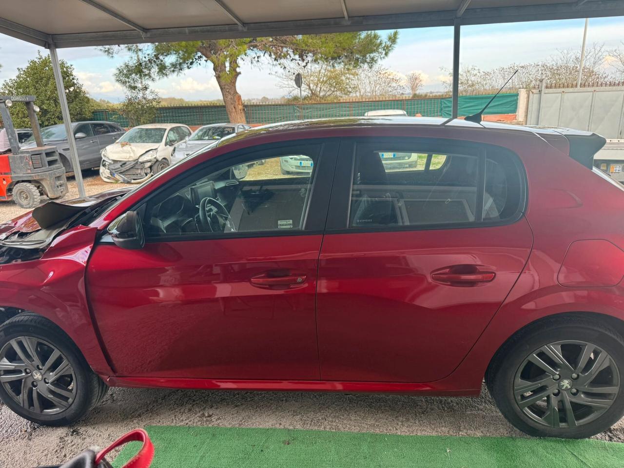 Peugeot 208 PureTech 100 Stop&Start EAT8 5 porte GT Pack sinistrato incidentato