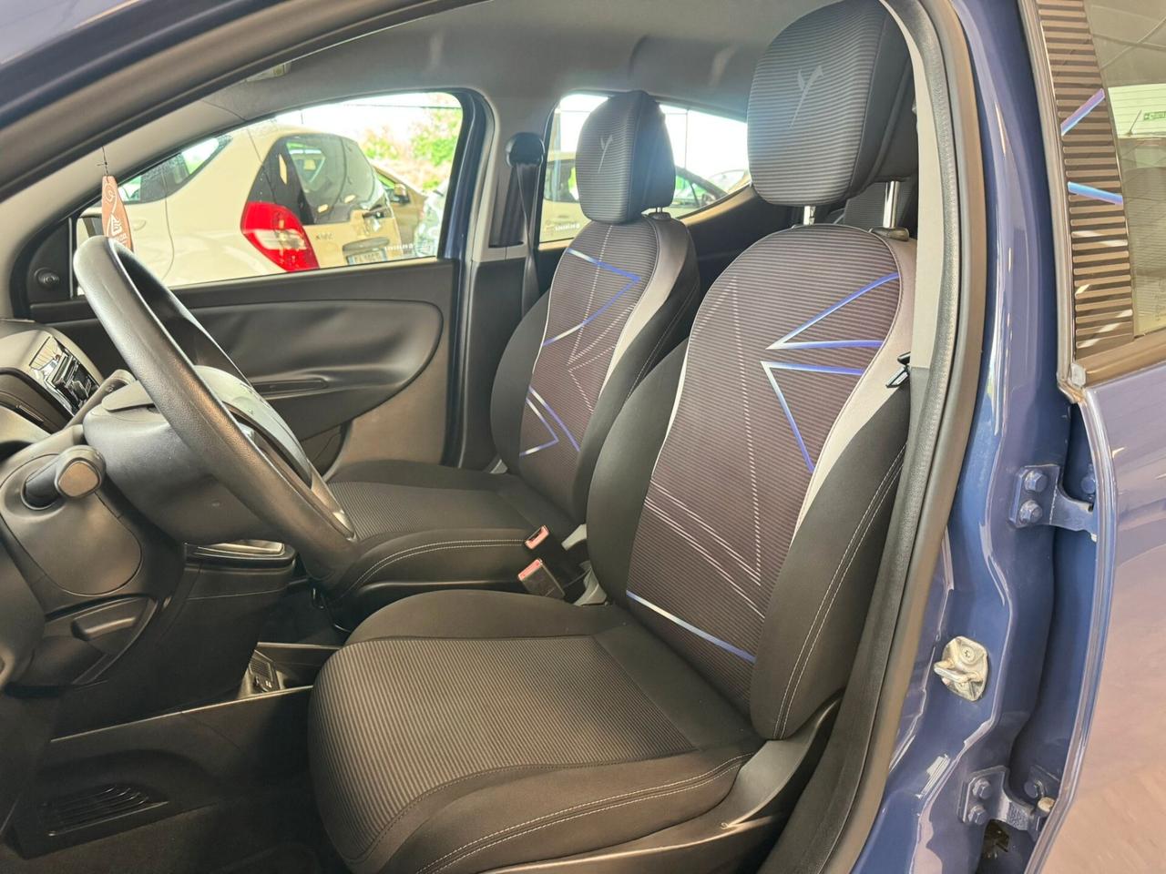 Lancia Ypsilon 1.2 69 CV 5 porte Mya
