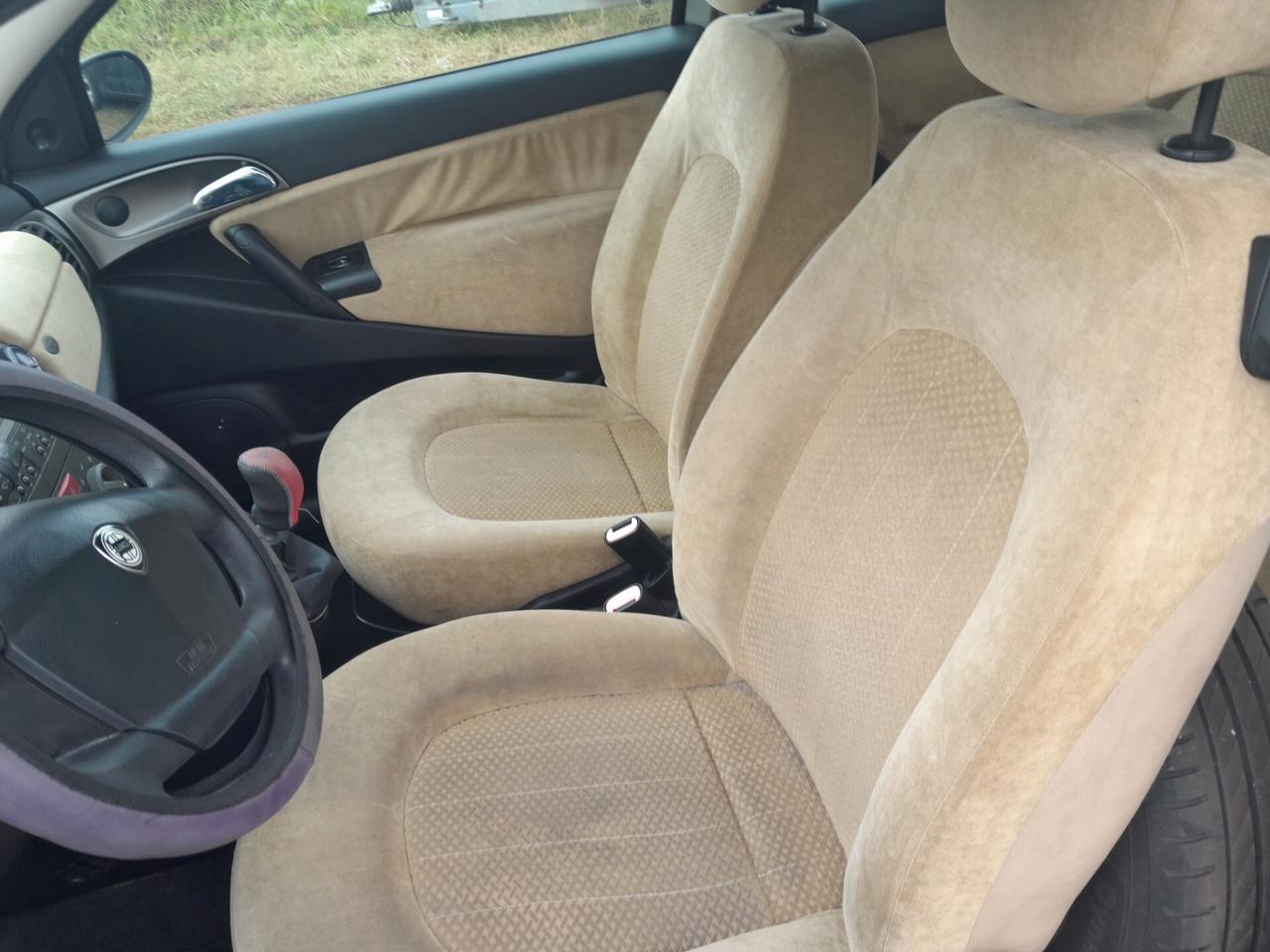 Lancia Ypsilon 1.2 Oro