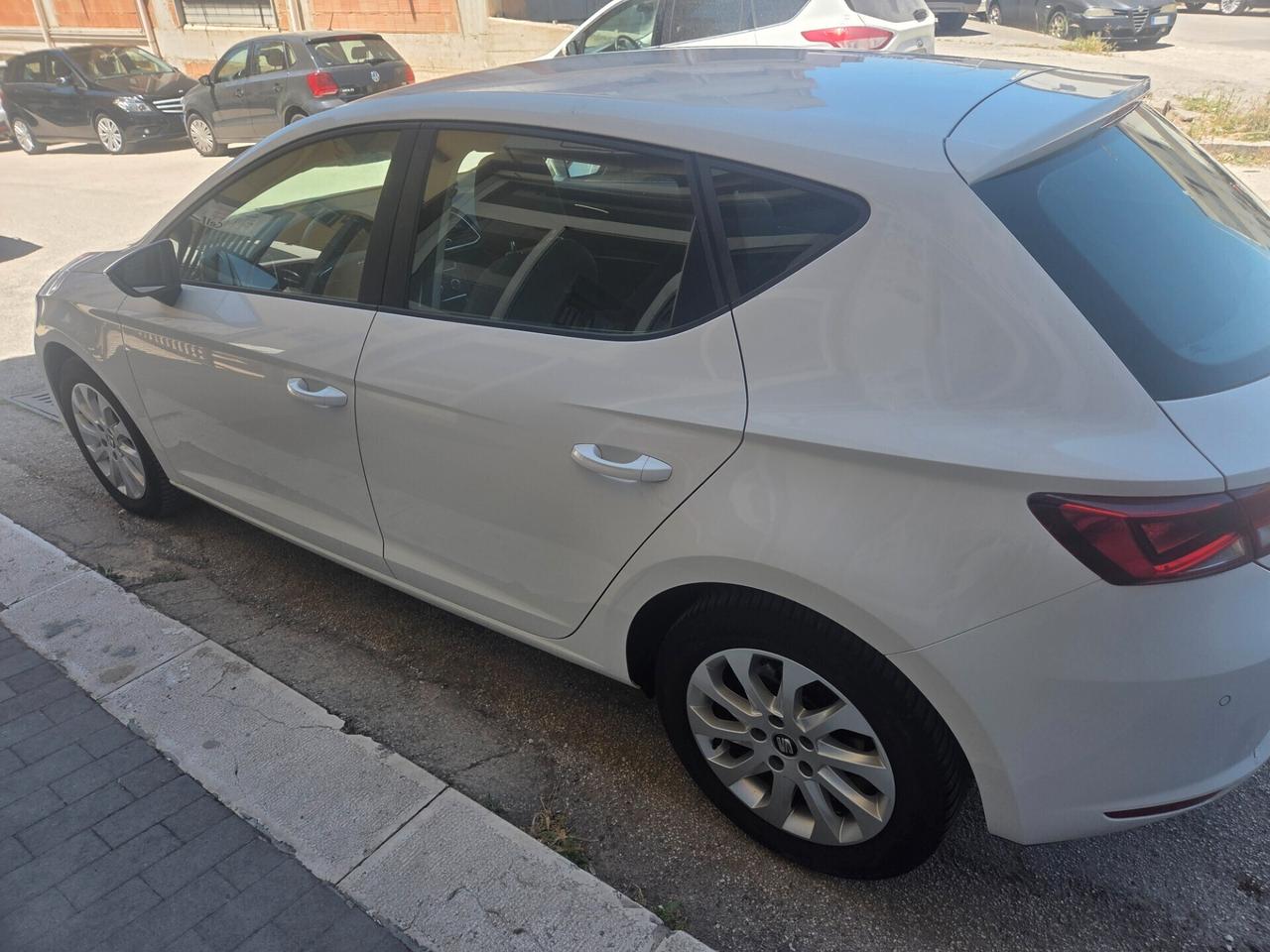 SEAT LEON 1.6 TDI ANNO 2015 FARI LED KM CERTIF VW