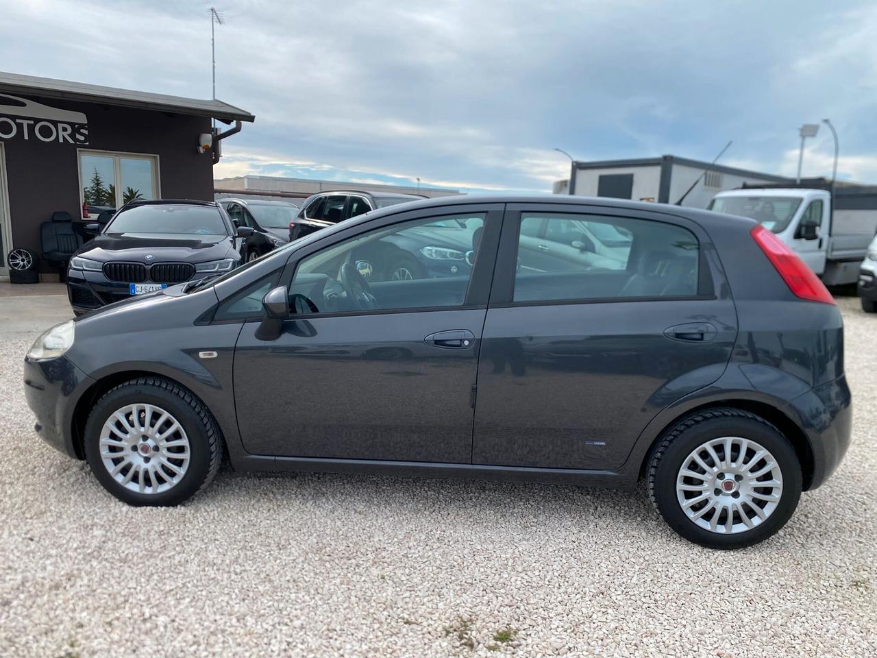 FIAT GRANDE PUNTO 1.2 BENZINA DYNAMIC 5P UNICO PROPIETARIO NEOPATENTATI
