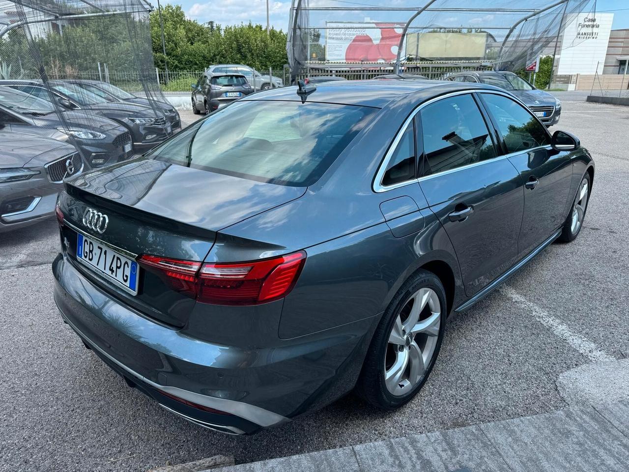 Audi A4 35 TDI/163 CV S tronic line edition