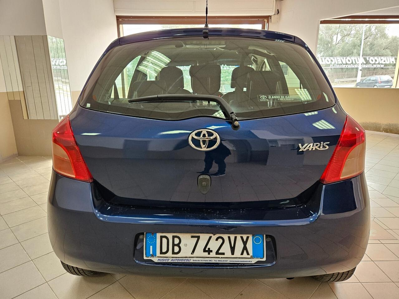 Toyota Yaris 1.0 5 porte