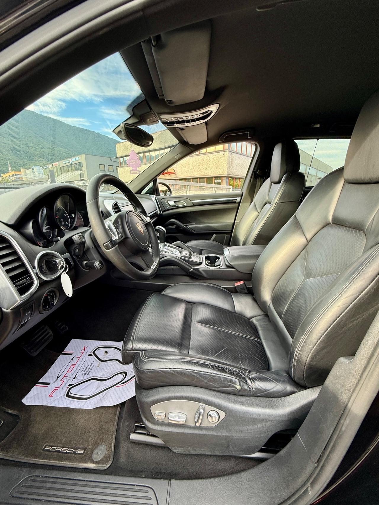 Porsche Cayenne 3.0 Diesel V6 SERVICE PORSCHE