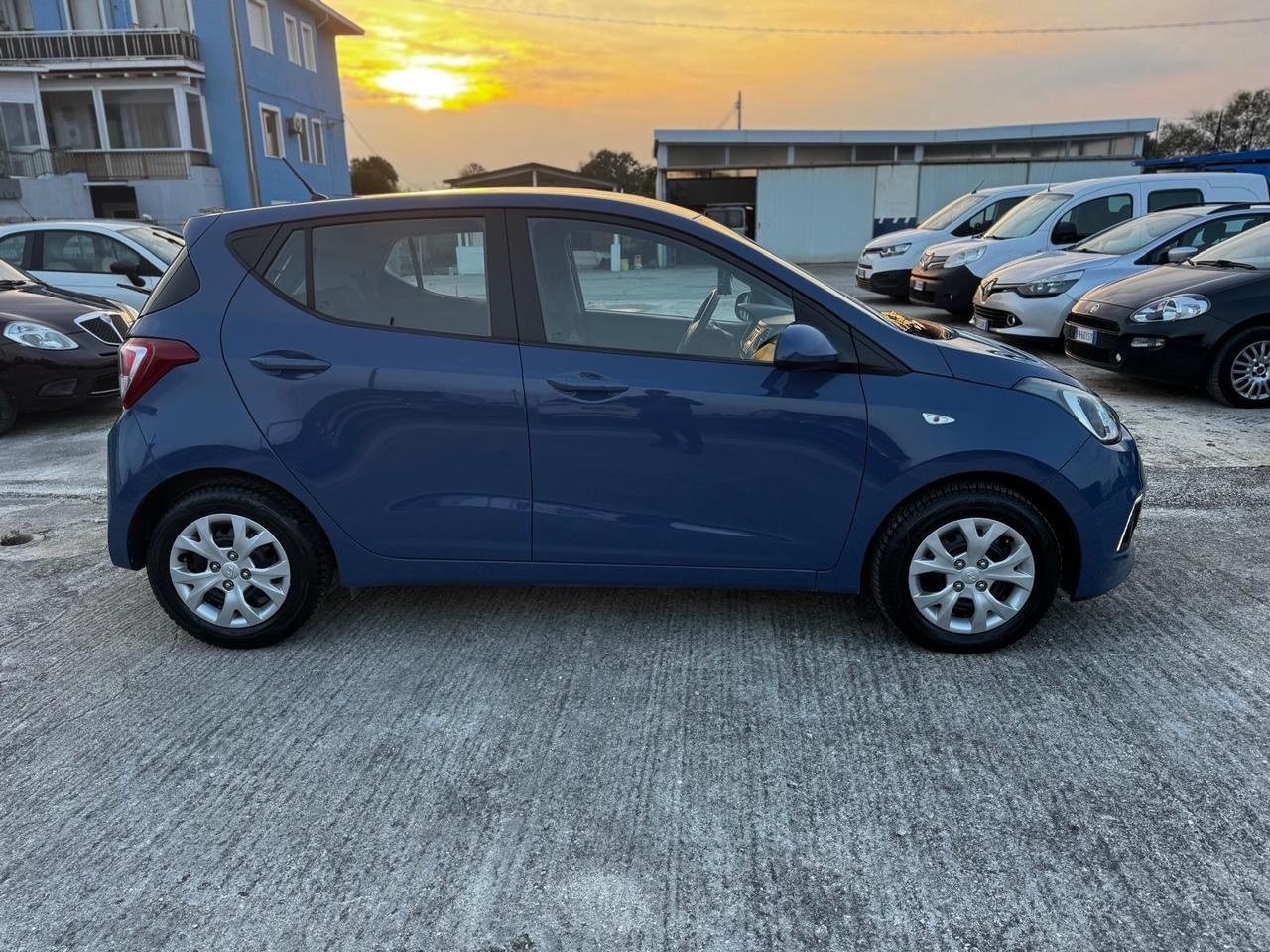 Hyundai i10 MPI Sound Edition Cambio Automatico