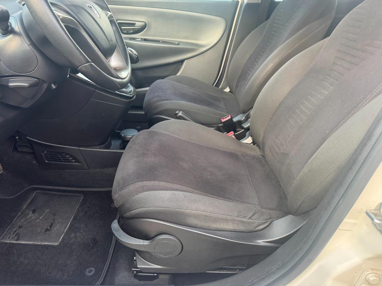 Lancia Ypsilon 1.2 69 CV 5P Gold 2014